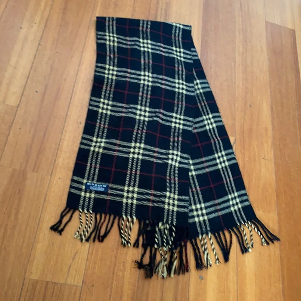 BURBERRY LONDON 100% Cashmere Black Nova Plaid Black Scarf